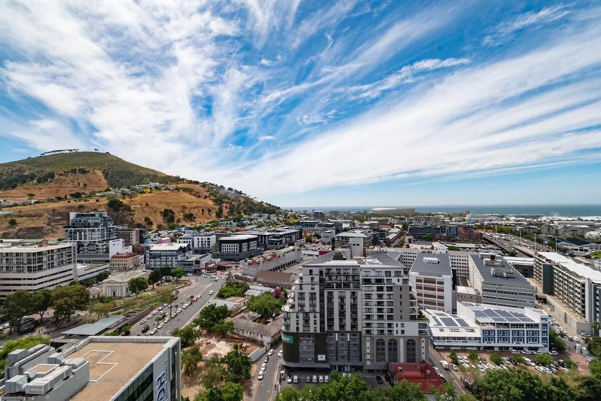 Breathtaking Skyline Haven Apartment Cape Town